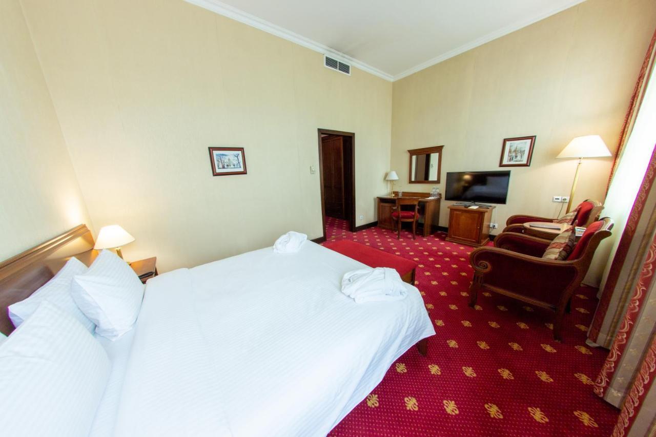Grand Tien Shan Hotel الماتي المظهر الخارجي الصورة