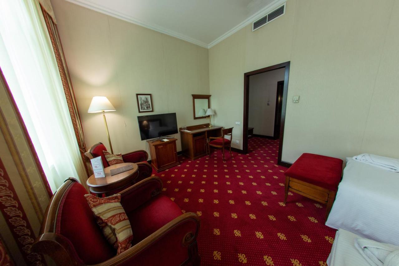 Grand Tien Shan Hotel الماتي المظهر الخارجي الصورة