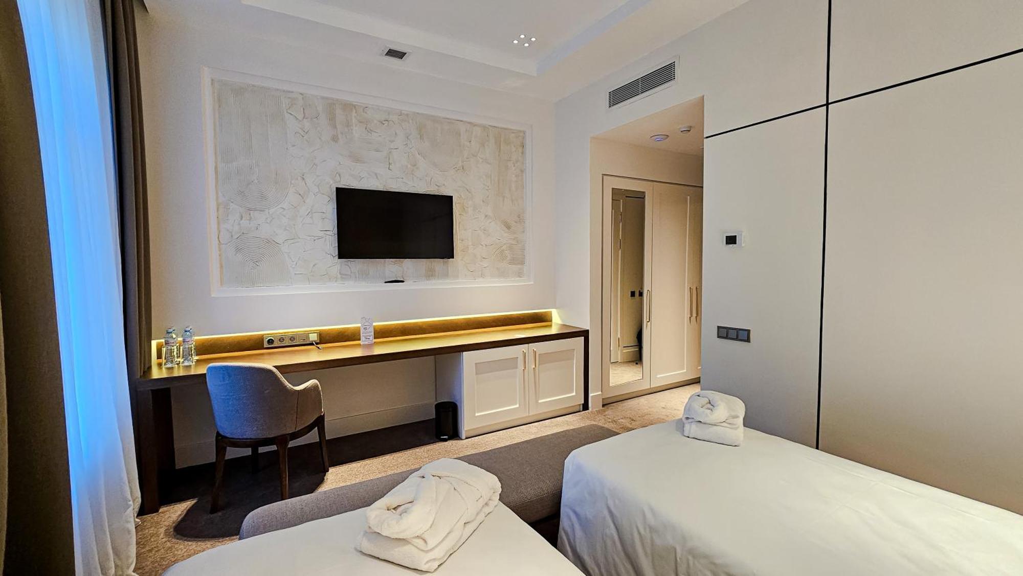 Grand Tien Shan Hotel الماتي المظهر الخارجي الصورة