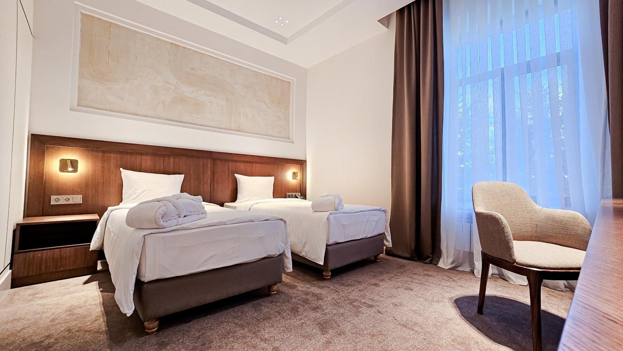 Grand Tien Shan Hotel الماتي المظهر الخارجي الصورة